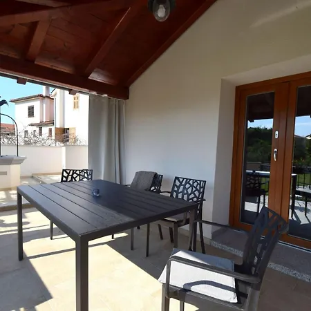 Morea By Interhome Vantacici