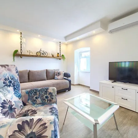 Morea By Interhome