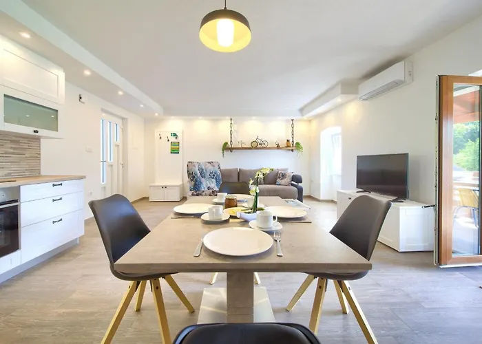 Morea By Interhome * Vantacici