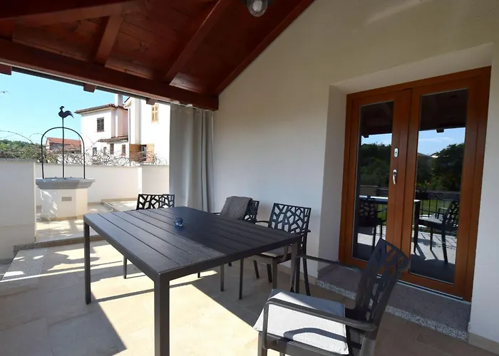 Morea By Interhome Vantacici