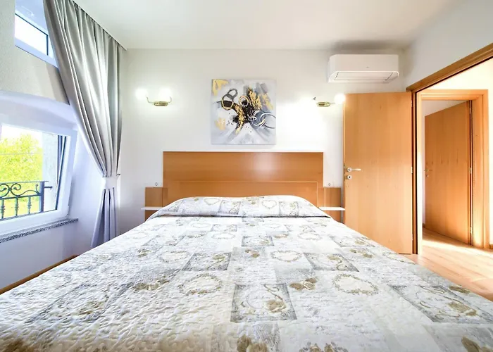 Morea By Interhome Vantačići